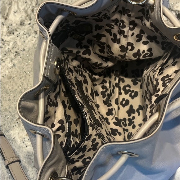 Like-new Rebecca Minkoff Mini Fiona Leather Bucket Bag 🤩 $4.99 shipping! - Picture 9 of 11
